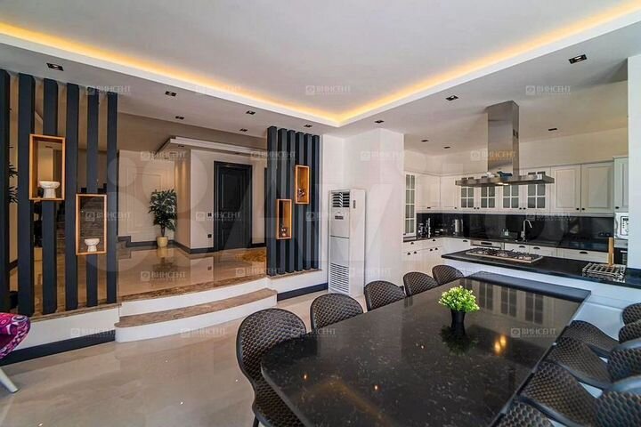 Дом 450 м² на участке 12 сот.