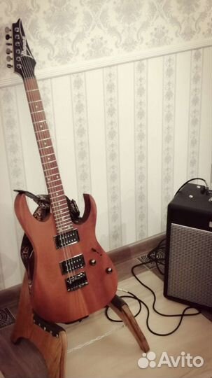 Стойка для гитары