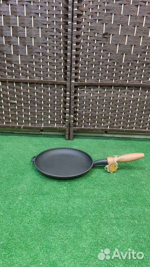 Чугунная сковорода блинная