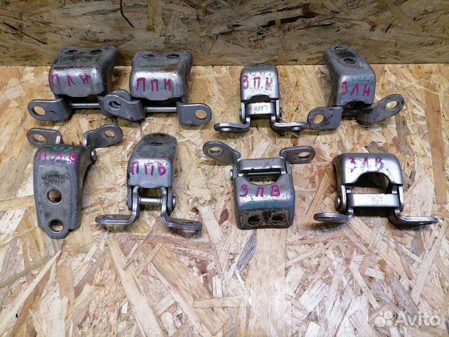 Петля двери Honda Accord 8