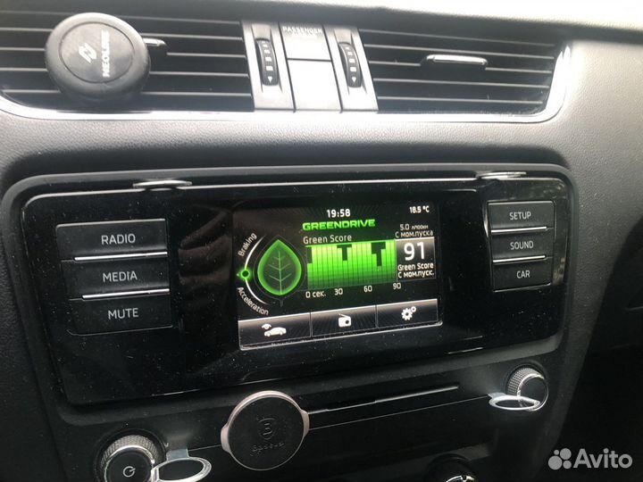 Продам магнитолу для Шкода Октавия А7