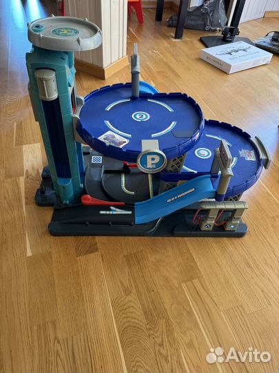 Игрушечная парковка