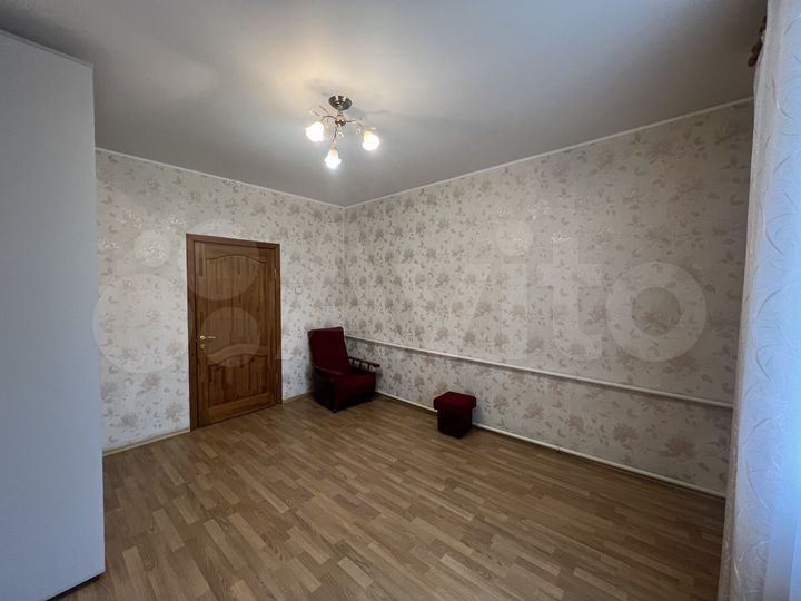 Комната 33 м² в 4-к., 2/3 эт.