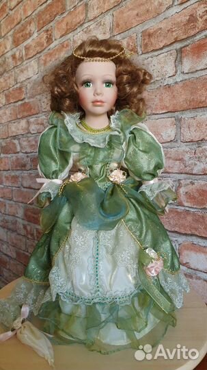 Кукла фарфоровая коллекционная