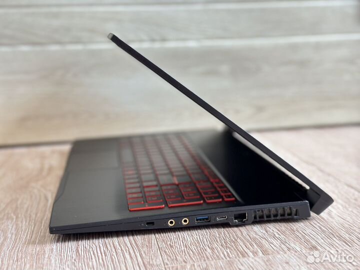 17.3 144Hz/I5 10500H/GTX 1650/16GB/M.2 256