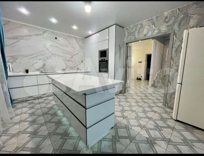 Коттедж 172 м² на участке 13 сот.