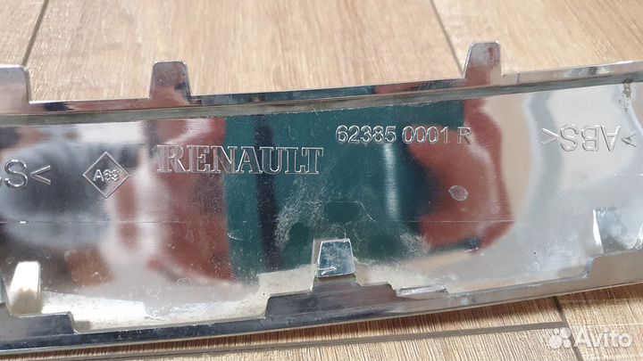 Накладка решетки радиатора Renault Fluence 1