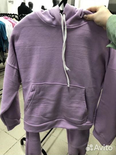 Женский спортивный костюм