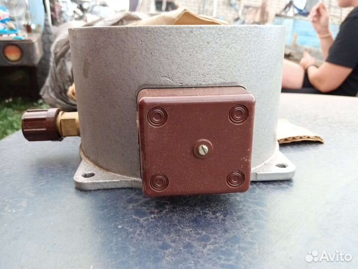 Электроконтактный манометры