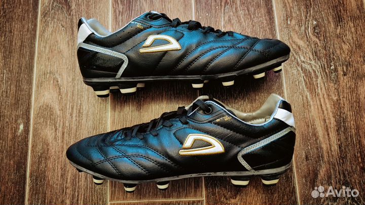Бутсы футбольные