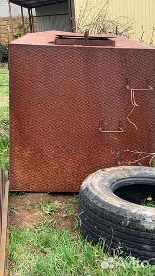 Бак для воды металлический рифленый 5кубов