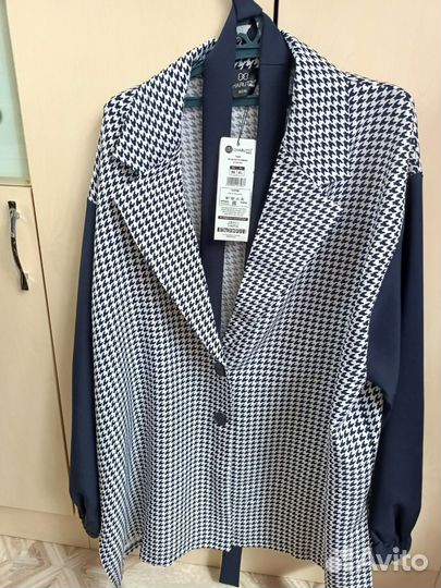 Пиджаки и жакеты женские