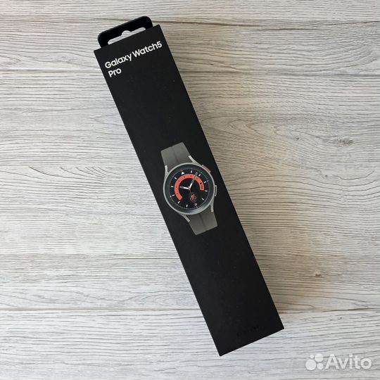 Смарт-часы Samsung Galaxy Watch 5 Pro