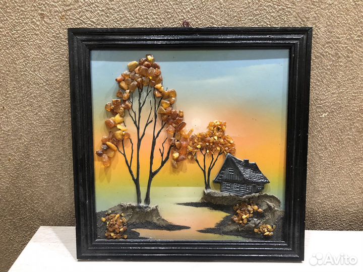 Панно из янтаря