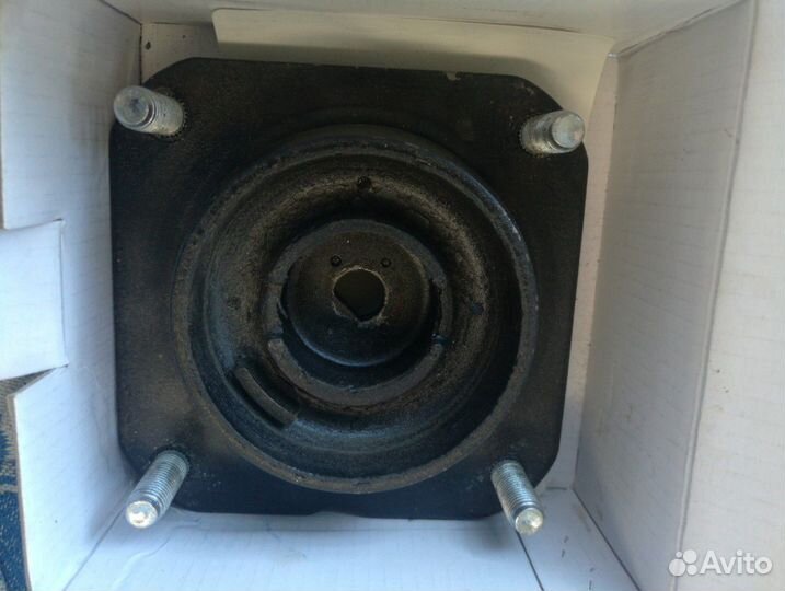 Опоры передней стойки