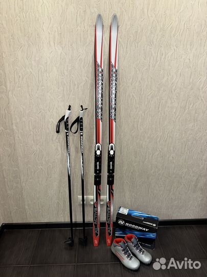 Беговые лыжи