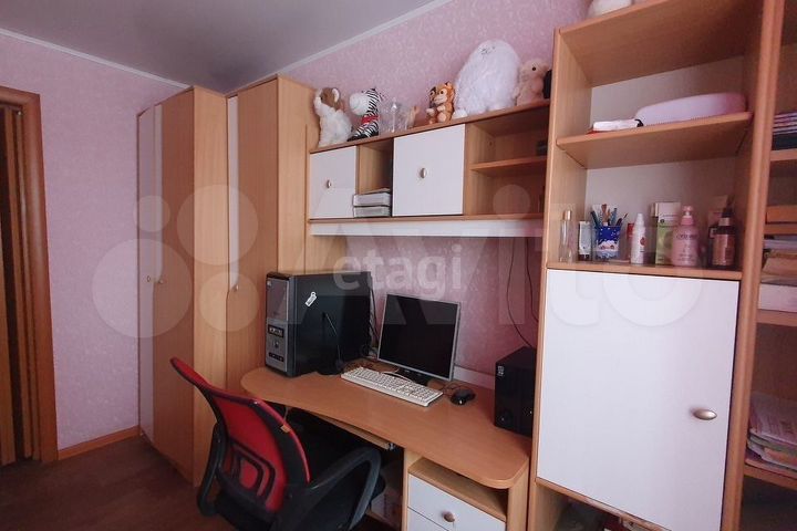 4-к. квартира, 61 м², 2/5 эт.