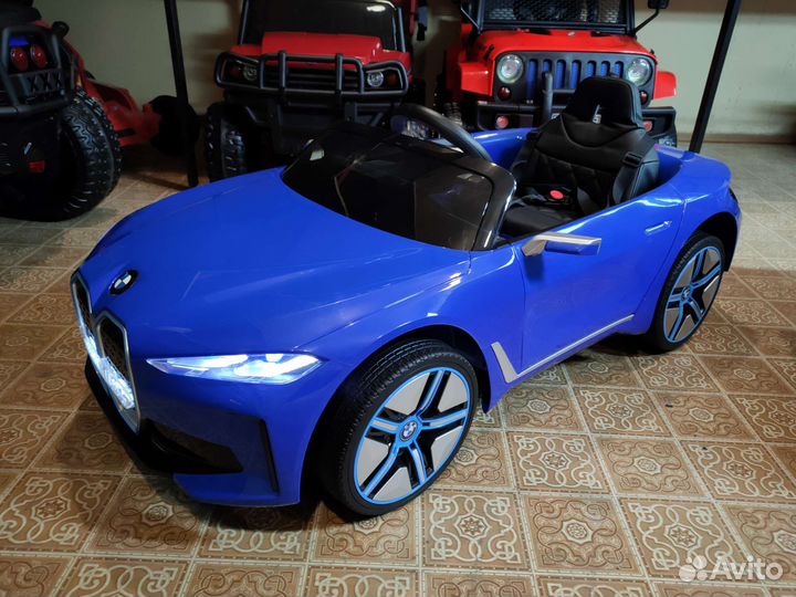 Электромобиль BMW i4 новый