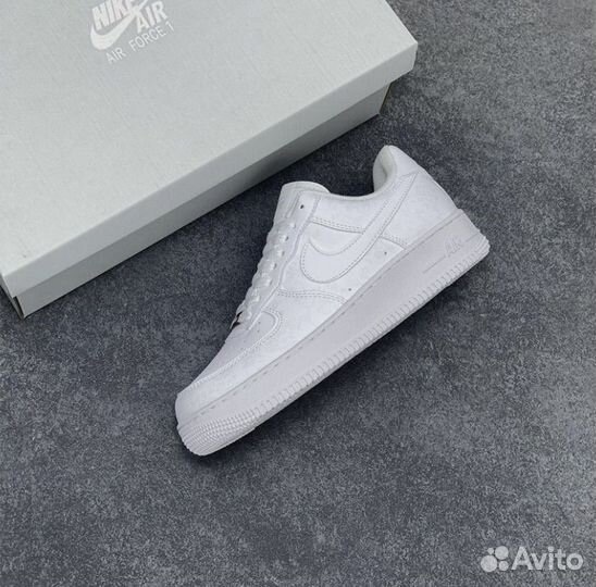 Nike Air Force 1 белые низкие кроссовки