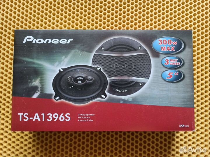 Акустические колонки в авто 13 дюймов