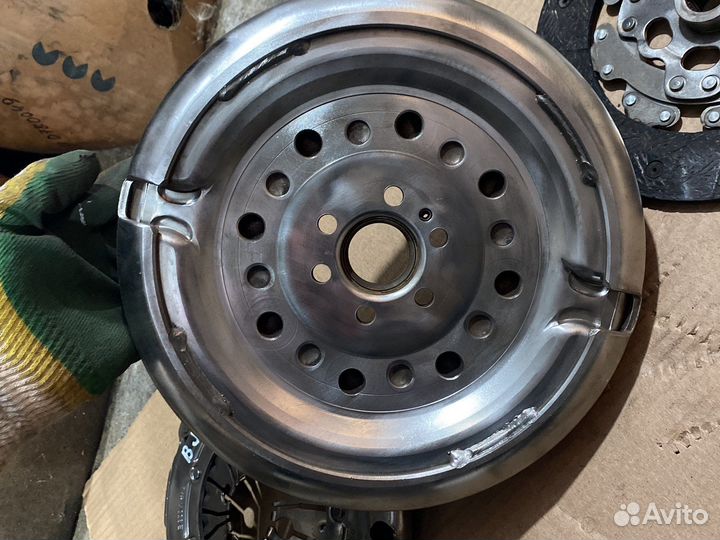 Маховик демпферный 1.9tdi Audi, Skoda, VW