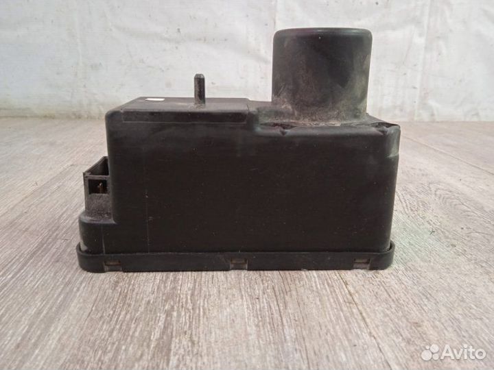 Компрессор центрального замка Volkswagen Passat B3