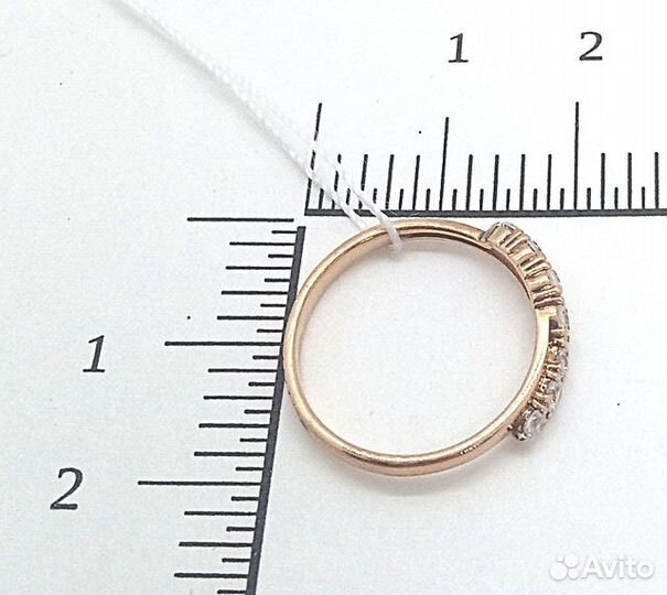 Золотое кольцо с камнем 16р