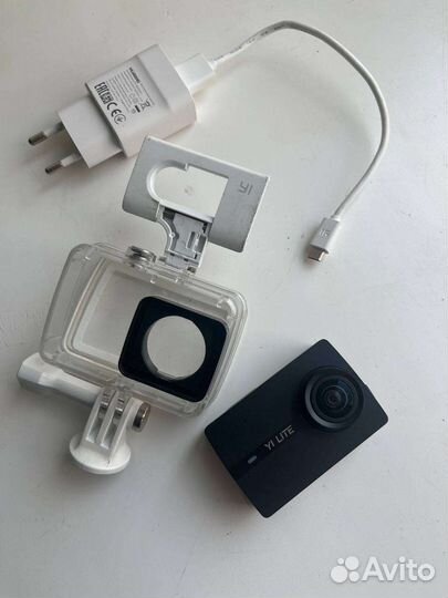 Экшн камера yi lite