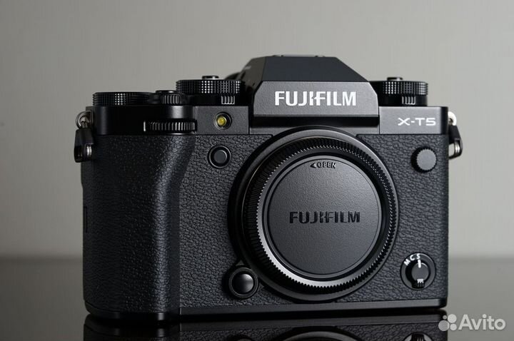 Fujifilm X-T5 Kit 18-55mm f/2.8-4 R Black новый