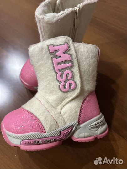 Продам ботинки