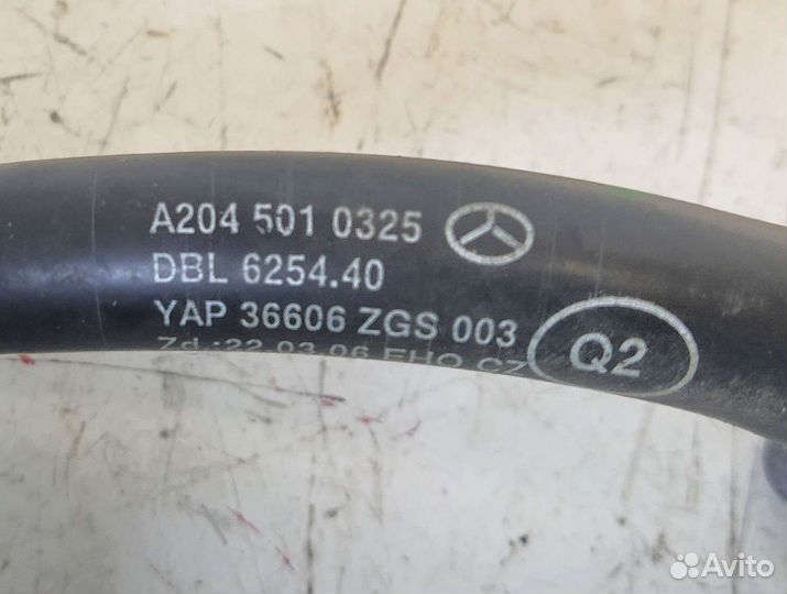 Патрубок охлаждения Mercedes W204