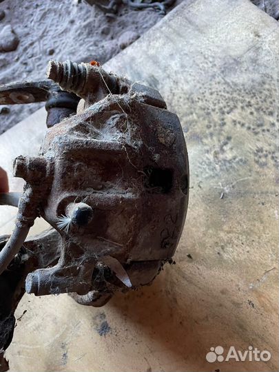 Hyundai pony Хендай пони Суппорт тормозной L/R