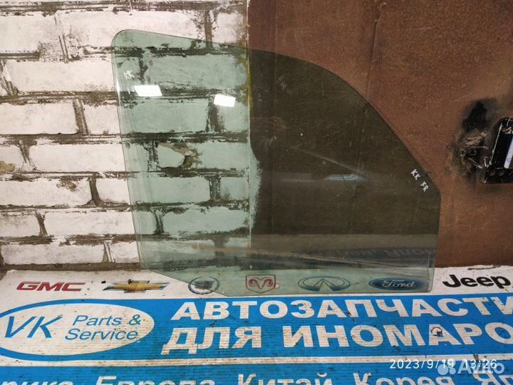 Стекло двери переднее правое Jeep Liberty KK 07-13