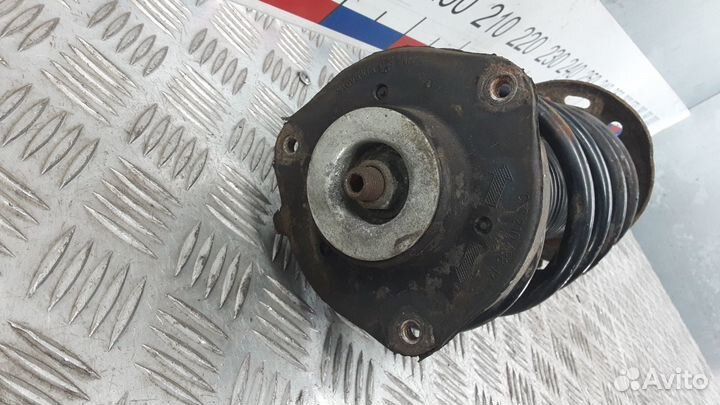 Стойка передняя правая volkswagen passat B6 2005-2