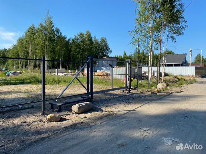 Винтовые сваи под забор с монтажом