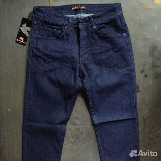 Джинсы Etro футболка Levi's