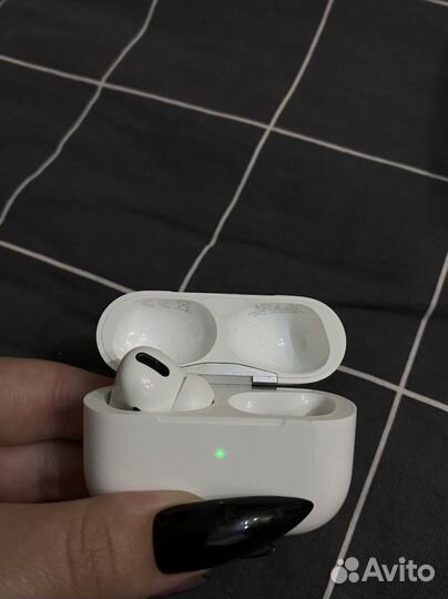 Airpods pro кейс с одним наушником оригинальные