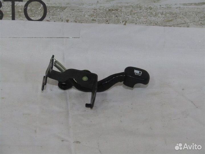 Кнопка открывания лючка бензобака Hyundai Creta