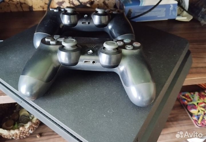 Игровая приставка ps4