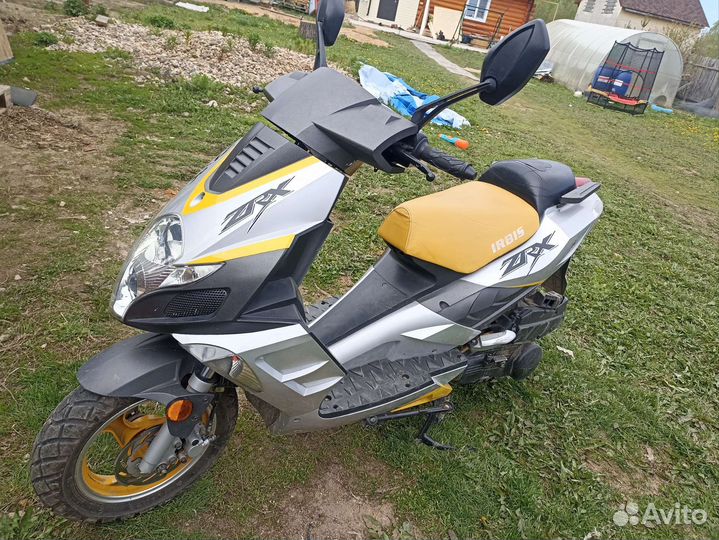Скутер ирбис