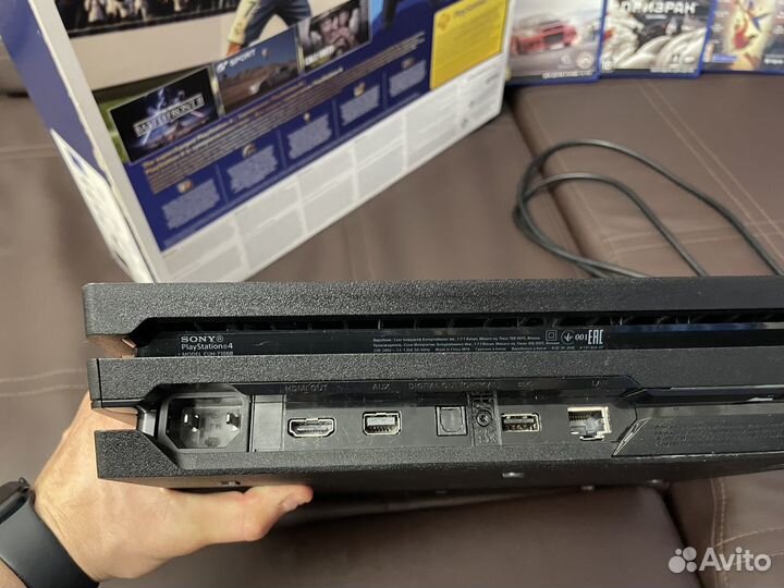 Sony PS4 PRO Как Новая 2 Джой + Игры