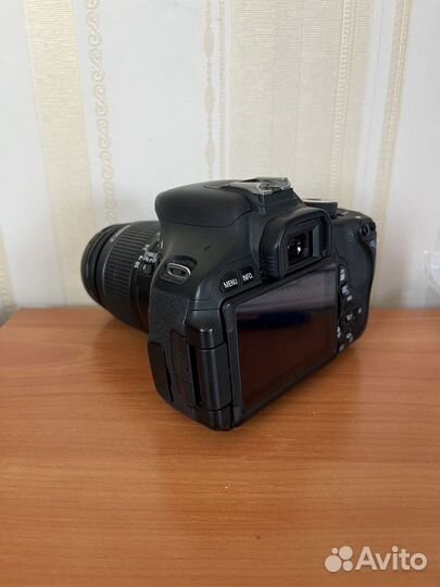 Зеркальный фотоаппарат Canon 600d