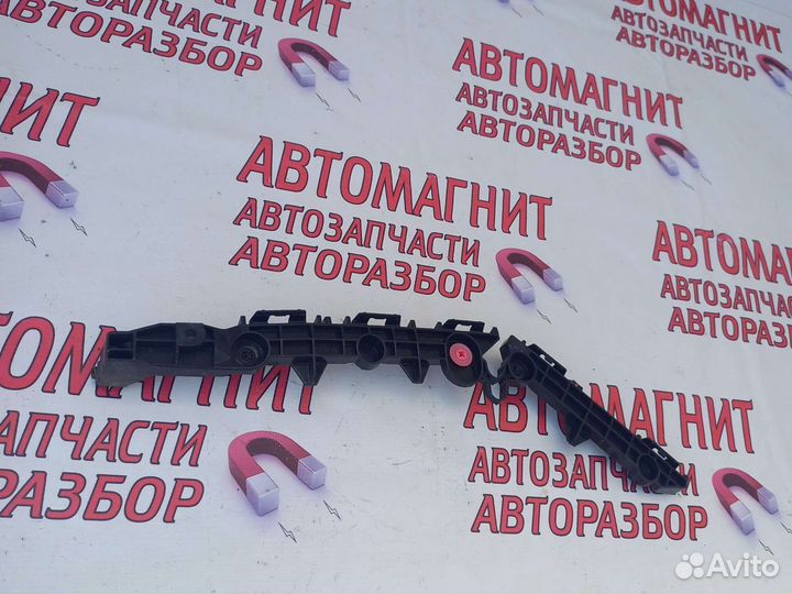 Крепление заднего бампера Тойота Рав 4 ха50