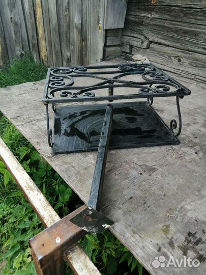 Кованая полочка