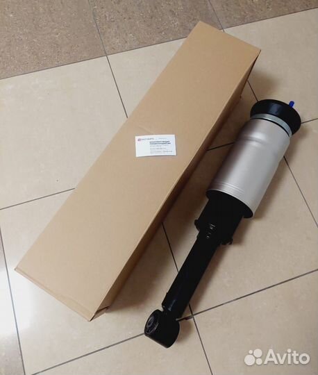 Пневмостойка без асе Discovery 3 передняя LR016415