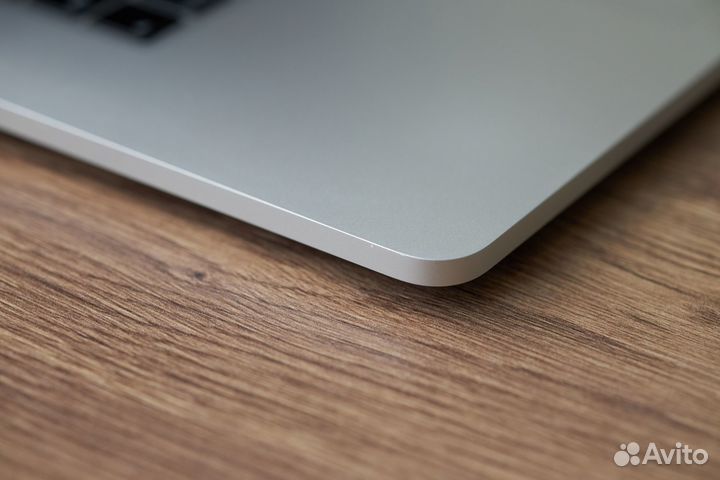 MacBook Pro 15 2015 i7 16gb 256gb