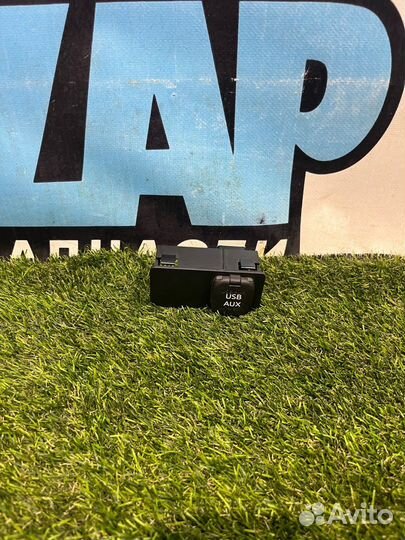 Разъем AUX / USB Fiat 124 2018