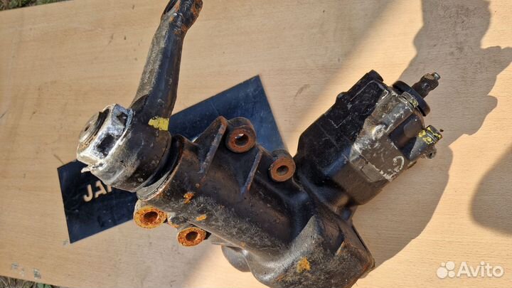 Рулевой редуктор на Ниссан Мистраль, правый руль