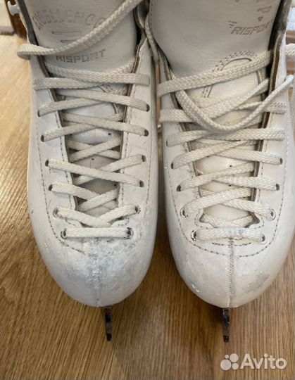 Фигурные коньки risport 210