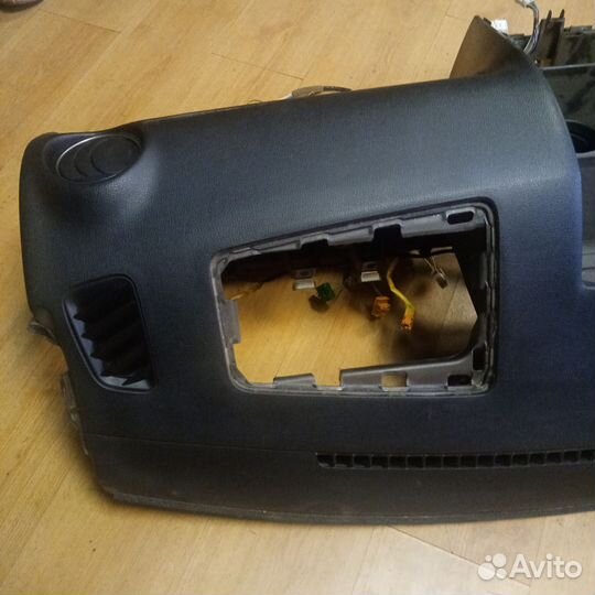 Торпедо mazda 6gg в отличном состоянии